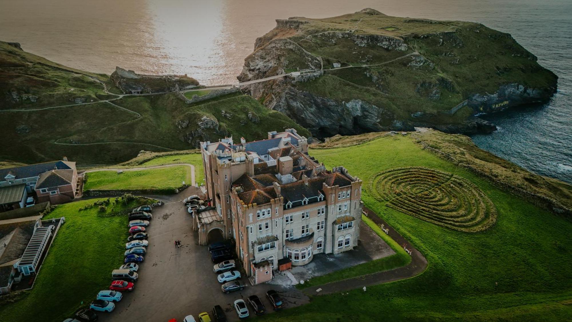 Camelot Castle Отель 3*